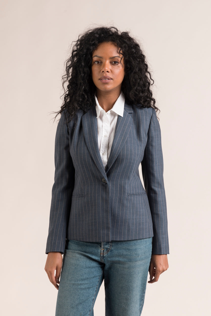 SOYONS jacket-Short fitted jacket in blue suit fabric