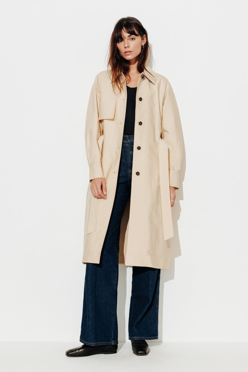 Long ecru LUCCIANA trench coat-Long fluid trench coat in ecru cotton