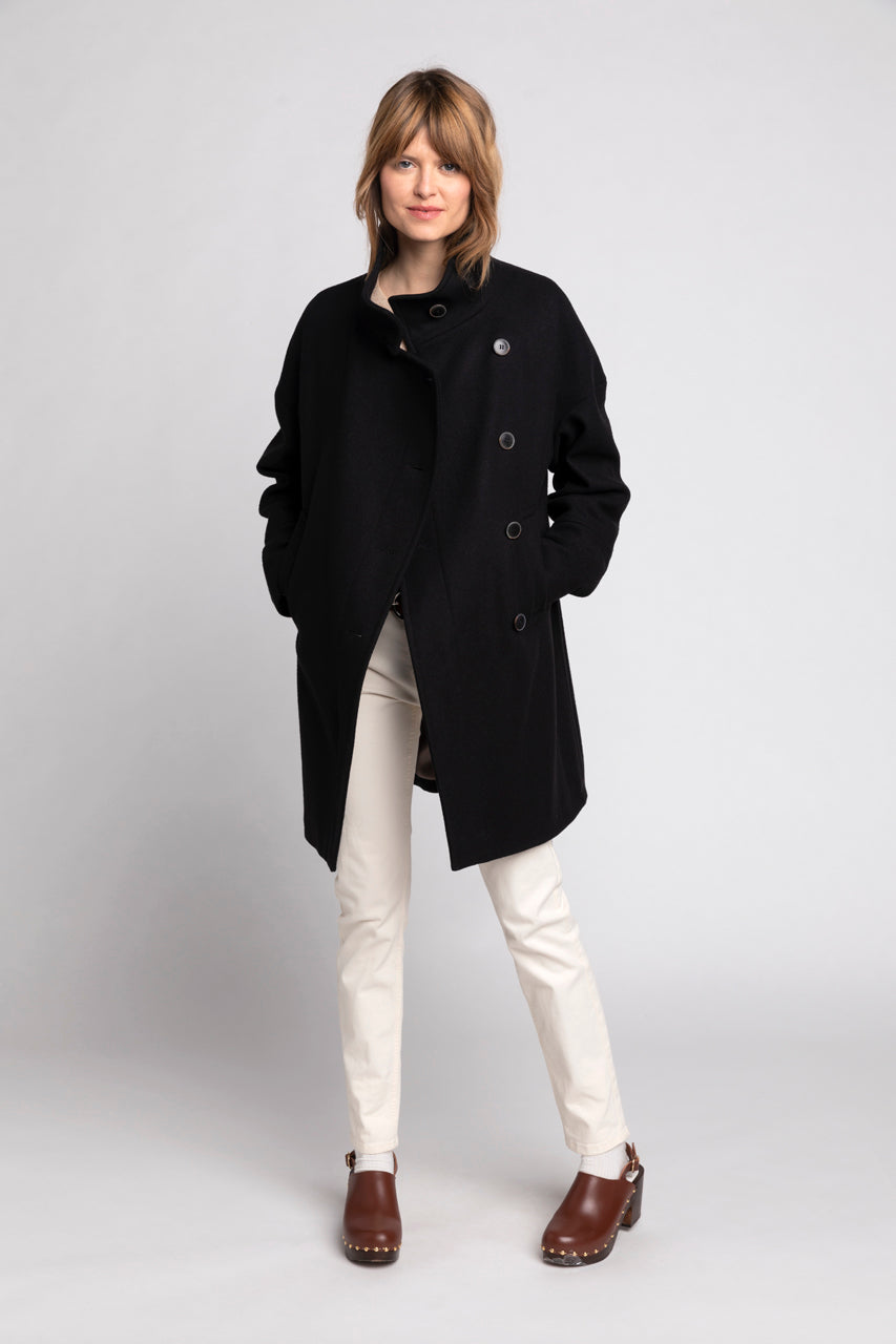 UPIE coat-Oversized stand-up collar coat in black wool cloth